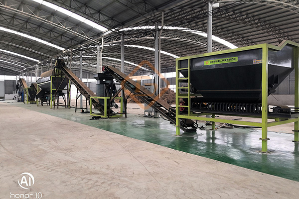 秸稈粉碎生產(chǎn)有機(jī)肥生產(chǎn)線工藝流程和配置有哪些