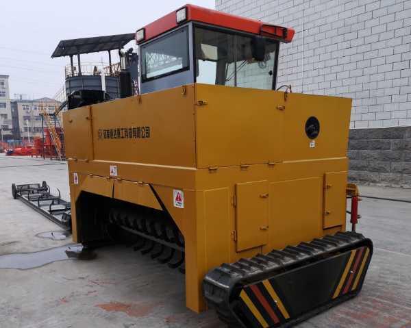 生物有機肥發酵翻堆機