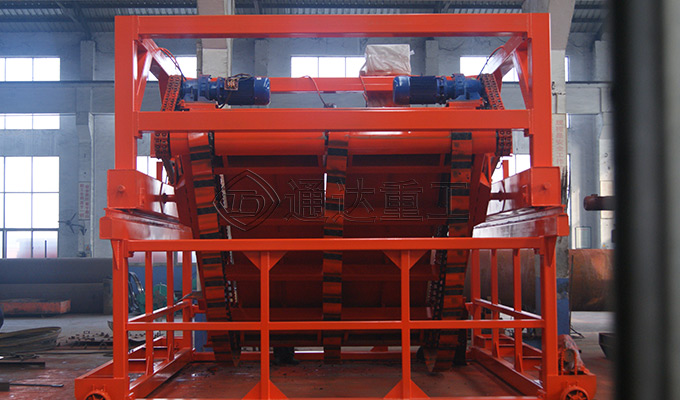 污泥塘渣發(fā)酵翻拋機